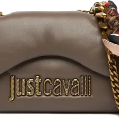 Brązowa torebka Just Cavalli z tłoczonym logo i złotym łańcuszkiem ozdobionym apaszką. Just Cavalli co to za marka? Luksusowa.